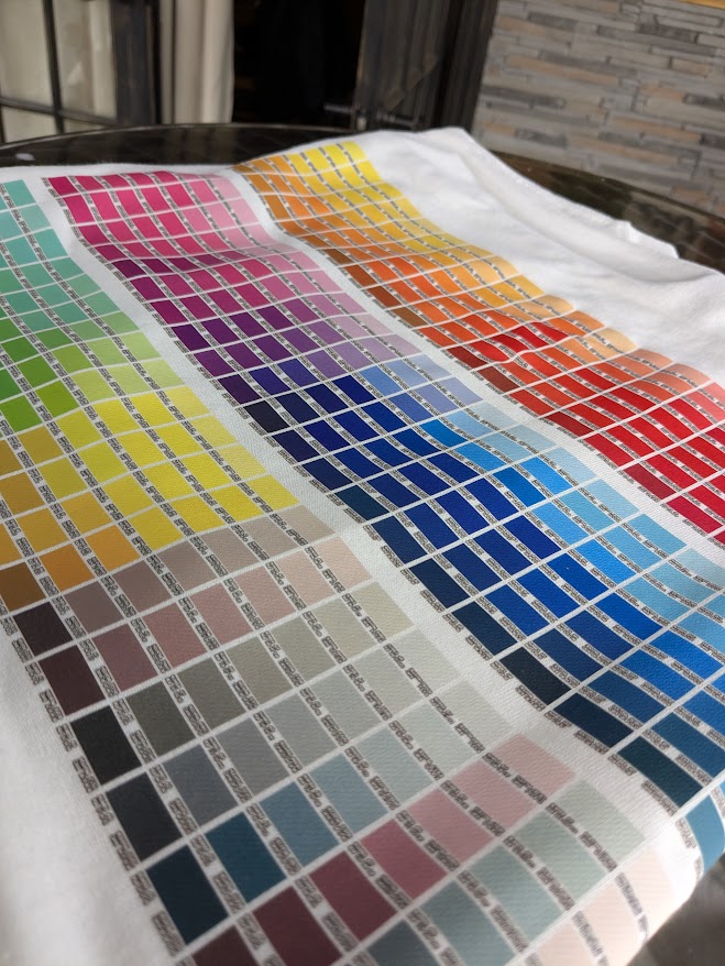 colors on white shirt